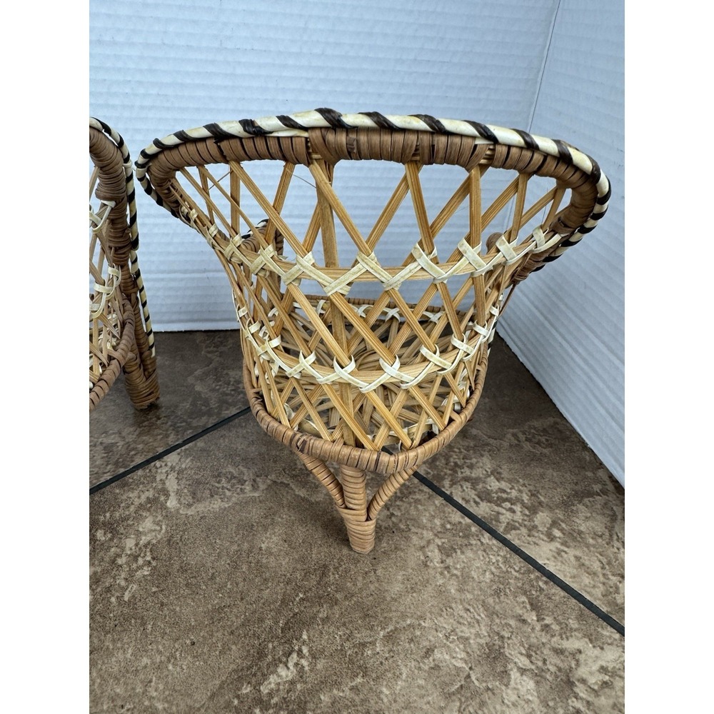 SET OF 2 VINTAGE WICKER DOLL CHAIRS - Picture 5 of 9